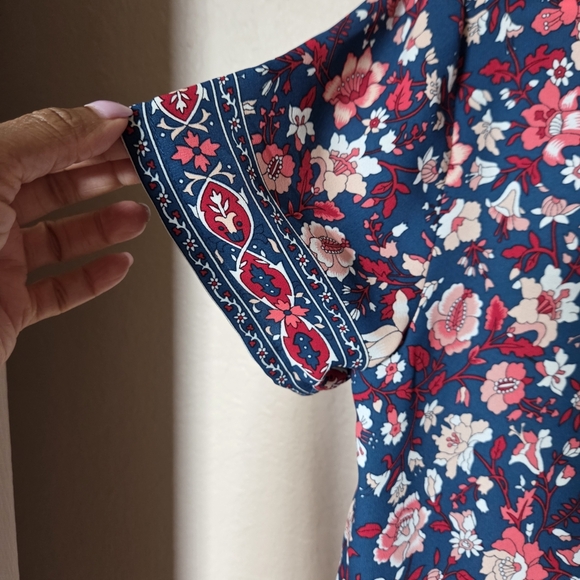 LOFT Blue and Red Floral Blouse - Picture 5 of 6